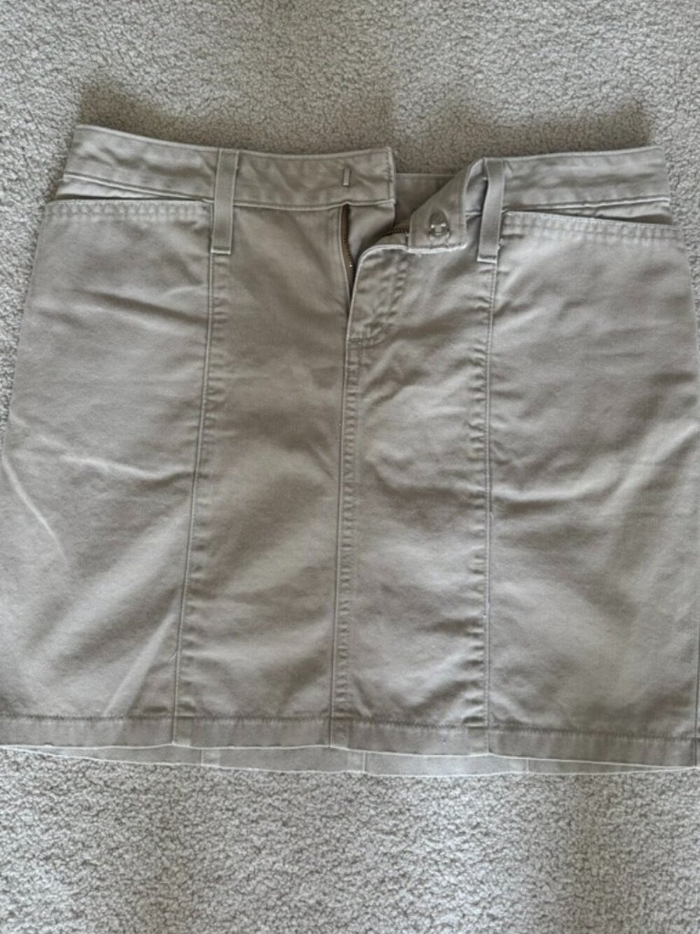 Vintage Old Navy Khaki Mini Skirt – Size 4 | Y2K Classic